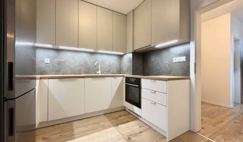 Prodej Byt 2+1, Byt 2+1, Armádna, Trenčín, Slovensko