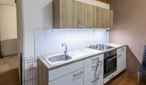 Prodej Byt 2+1, Byt 2+1, Karpatská, Banská Bystrica, Slovensko