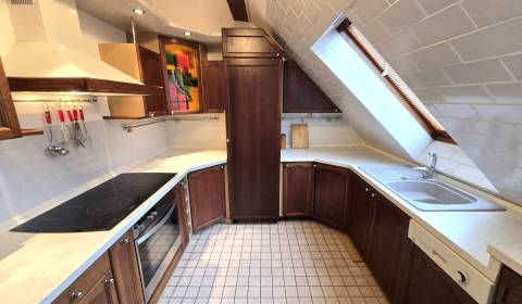 Pronájem Byt 3+1, Byt 3+1, Vikárska, Nitra, Slovensko