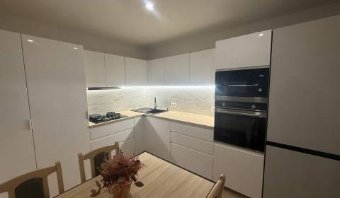 Pronájem Byt 3+1, Byt 3+1, Nové Zámky, Slovensko