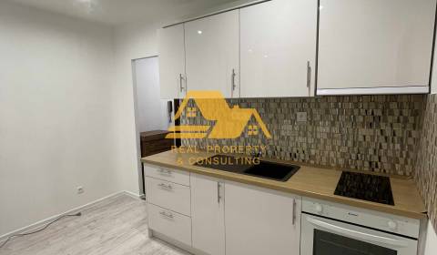 Pronájem Byt 1+1, Byt 1+1, Nové Zámky, Nové Zámky, Slovensko