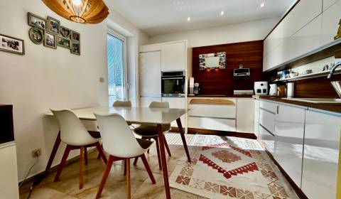 Prodej Byt 4+1, Byt 4+1, Bratislava - Ružinov, Slovensko