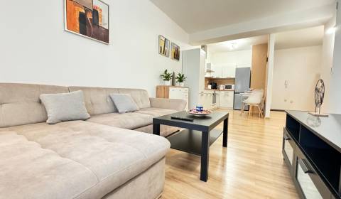 Pronájem Byt 2+1, Byt 2+1, Halalovka, Trenčín, Slovensko