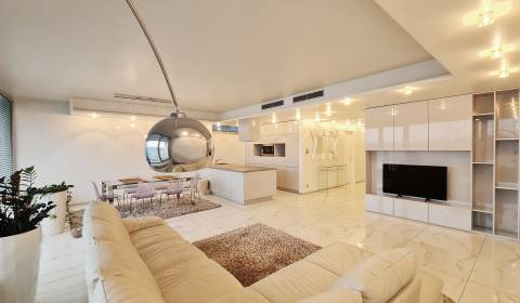 Pronájem Byt 3+1, Byt 3+1, Dvořákovo nábrežie, Bratislava - Staré Mest