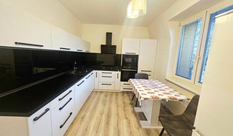 Prodej Byt 2+1, Byt 2+1, Cukrovarská, Trenčín, Slovensko