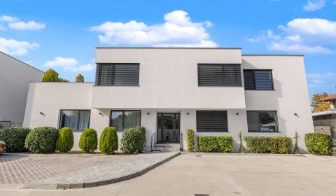 Prodej Byt 3+1, Byt 3+1, Lipnická, Senec, Slovensko