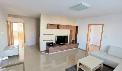 Pronájem Byt 3+1, Byt 3+1, Osuského, Bratislava - Petržalka, Slovensko