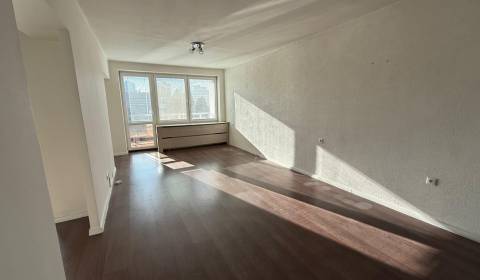 Prodej Byt 3+1, Byt 3+1, Žiar nad Hronom, Slovensko