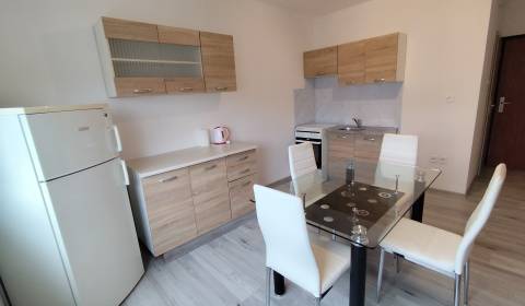 Pronájem Byt 1+1, Byt 1+1, Nové Zámky, Slovensko