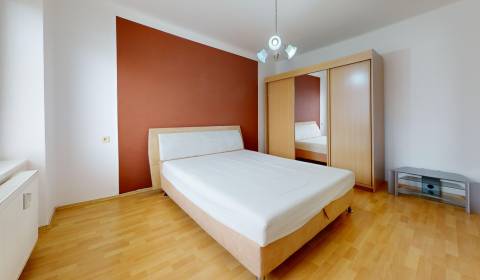 Prodej Byt 3+1, Byt 3+1, Zváračská, Komárno, Slovensko