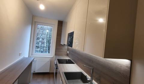 Pronájem Byt 2+1, Byt 2+1, Mikovíniho, Bratislava - Nové Mesto, Sloven