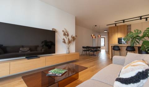 Pronájem Byt 3+1, Byt 3+1, Svätoplukova, Bratislava - Ružinov, Slovens