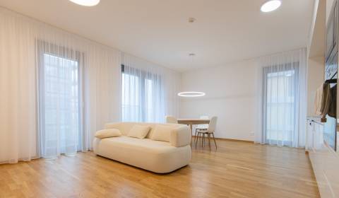 Pronájem Byt 3+1, Byt 3+1, Bottova Metropolis A, Bratislava - Staré Me