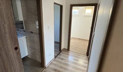 Prodej Byt 3+1, Byt 3+1, Cintorínska, Levice, Slovensko