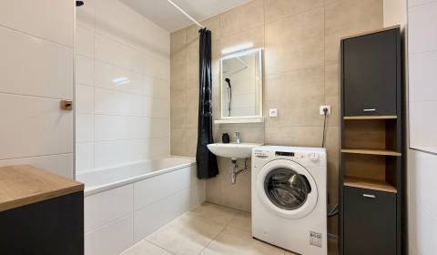 Pronájem Byt 2+1, Byt 2+1, Armádna, Trenčín, Slovensko