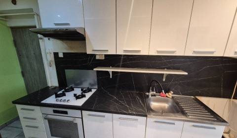 Prodej Byt 3+1, Byt 3+1, Priateľstva, Komárno, Slovensko