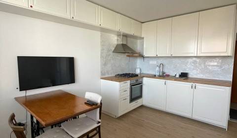 Pronájem Byt 1+1, Byt 1+1, Nové Zámky, Nové Zámky, Slovensko