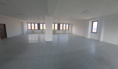 Pronájem Prostory pro obchod, Prostory pro obchod, Tulská, Zvolen, Slo