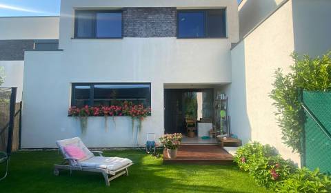 Prodej Rodinný dům, Rodinný dům, Radová, Senec, Slovensko