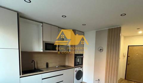 Pronájem Byt 1+1, Byt 1+1, Nové Zámky, Nové Zámky, Slovensko