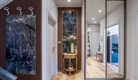 Pronájem Byt 4+1, Byt 4+1, Žilinská, Bratislava - Staré Mesto, Slovens