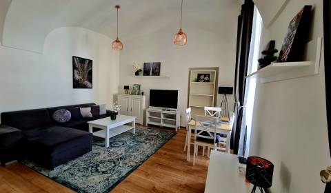 Pronájem Byt 3+1, Byt 3+1, Hlavná ulica, Košice - Staré Mesto, Slovens