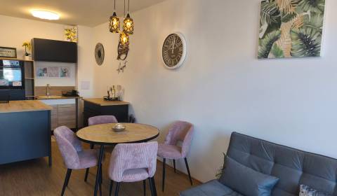 Pronájem Byt 2+1, Byt 2+1, Komárno, Slovensko