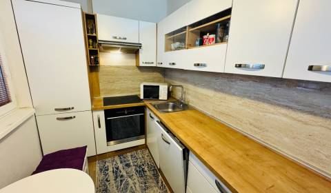 Prodej Byt 3+1, Byt 3+1, Makarenkova, Partizánske, Slovensko