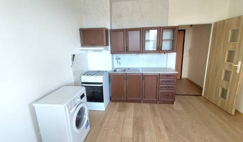 Pronájem Byt 1+1, Byt 1+1, Nové Zámky, Slovensko