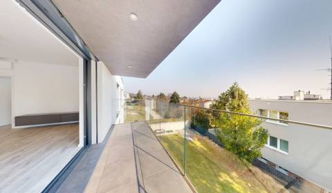 Pronájem Byt 4+1, Byt 4+1, Javorinská, Bratislava - Staré Mesto, Slove