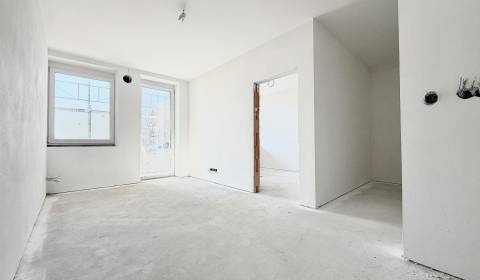 Prodej Byt 3+1, Byt 3+1, Trenčín, Slovensko