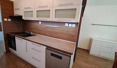 Prodej Byt 2+1, Byt 2+1, Levice, Slovensko