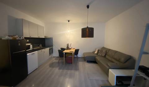 Prodej Byt 2+1, Byt 2+1, Svetlá ulica, Bratislava - Staré Mesto, Slove