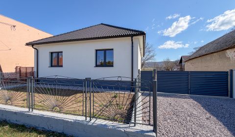 Prodej Rodinný dům, Rodinný dům, Oponice, Topoľčany, Slovensko