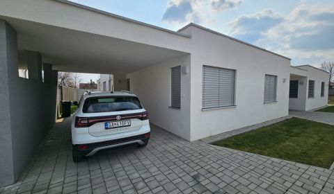 Pronájem Rodinný dům, Rodinný dům, Galanta, Slovensko