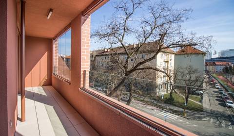 Prodej Byt 2+1, Byt 2+1, Košická, Bratislava - Ružinov, Slovensko