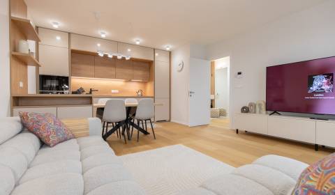 Pronájem Byt 2+1, Byt 2+1, Trnavská cesta, Bratislava - Ružinov, Slove