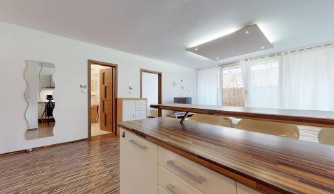 Pronájem Byt 2+1, Byt 2+1, Šafárikova, Trenčín, Slovensko