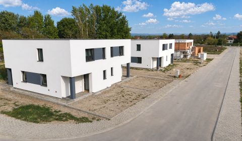Prodej Rodinný dům, Rodinný dům, Jazerná, Senec, Slovensko