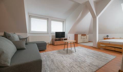 Pronájem Byt 2+1, Byt 2+1, Osloboditeľov, Trenčín, Slovensko