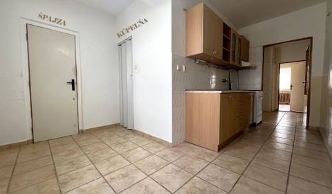 Prodej Byt 3+1, Byt 3+1, 5.Apríla, Bánovce nad Bebravou, Slovensko