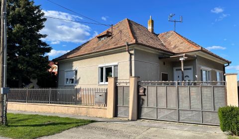 Útulný 3-pokojový dům s velkou zahradou v Čiernom Brodě