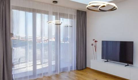 Prodej Byt 2+1, Byt 2+1, Levice, Slovensko