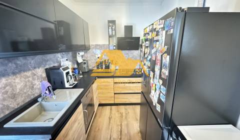 Prodej Byt 3+1, Byt 3+1, Nové Zámky, Nové Zámky, Slovensko