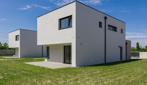 Prodej Rodinný dům, Rodinný dům, Kaštieľska, Senec, Slovensko