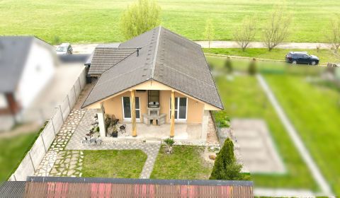 Prodej Rodinný dům, Rodinný dům, Za zbrojnicou, Senica, Slovensko