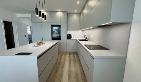 Prodej Rodinný dům, Rodinný dům, Nitra, Slovensko