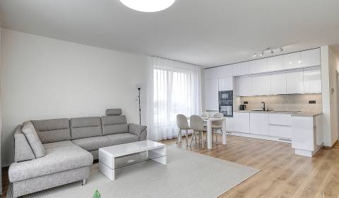 Pronájem Byt 3+1, Byt 3+1, Trnava, Slovensko