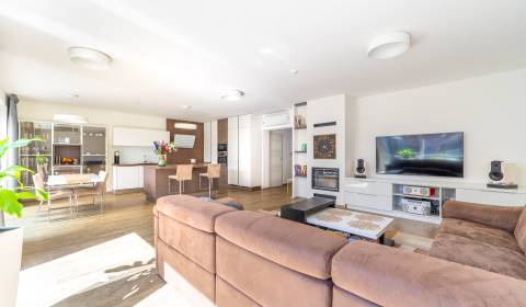 Prodej Rodinný dům, Rodinný dům, Bratislava - Nové Mesto, Slovensko