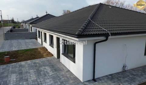 Prodej Byt 4+1, Byt 4+1, Nové Mesto nad Váhom, Slovensko